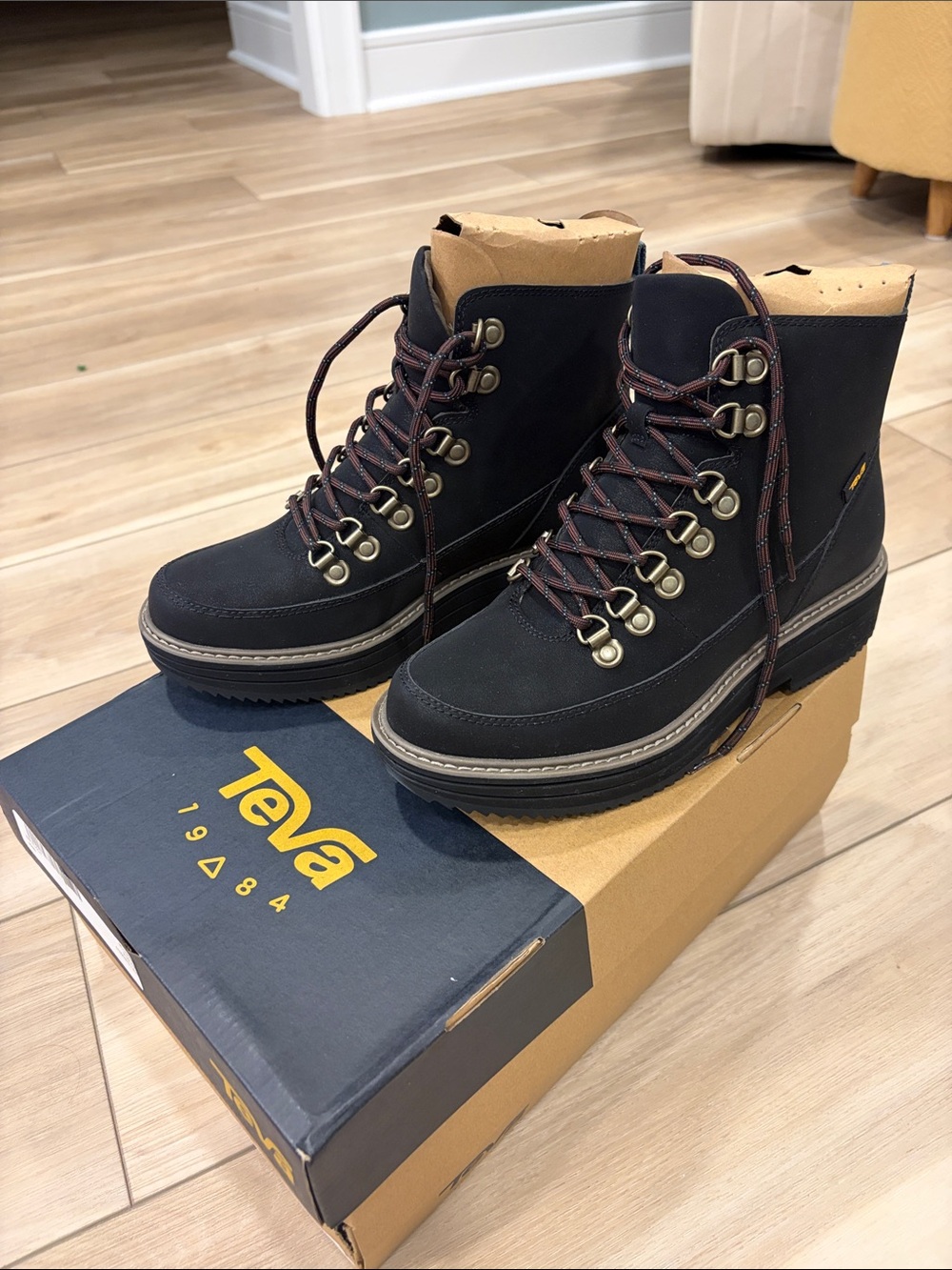 New Teva Women's Black Lace-Up Hiking Boots with Brown Accent Laces